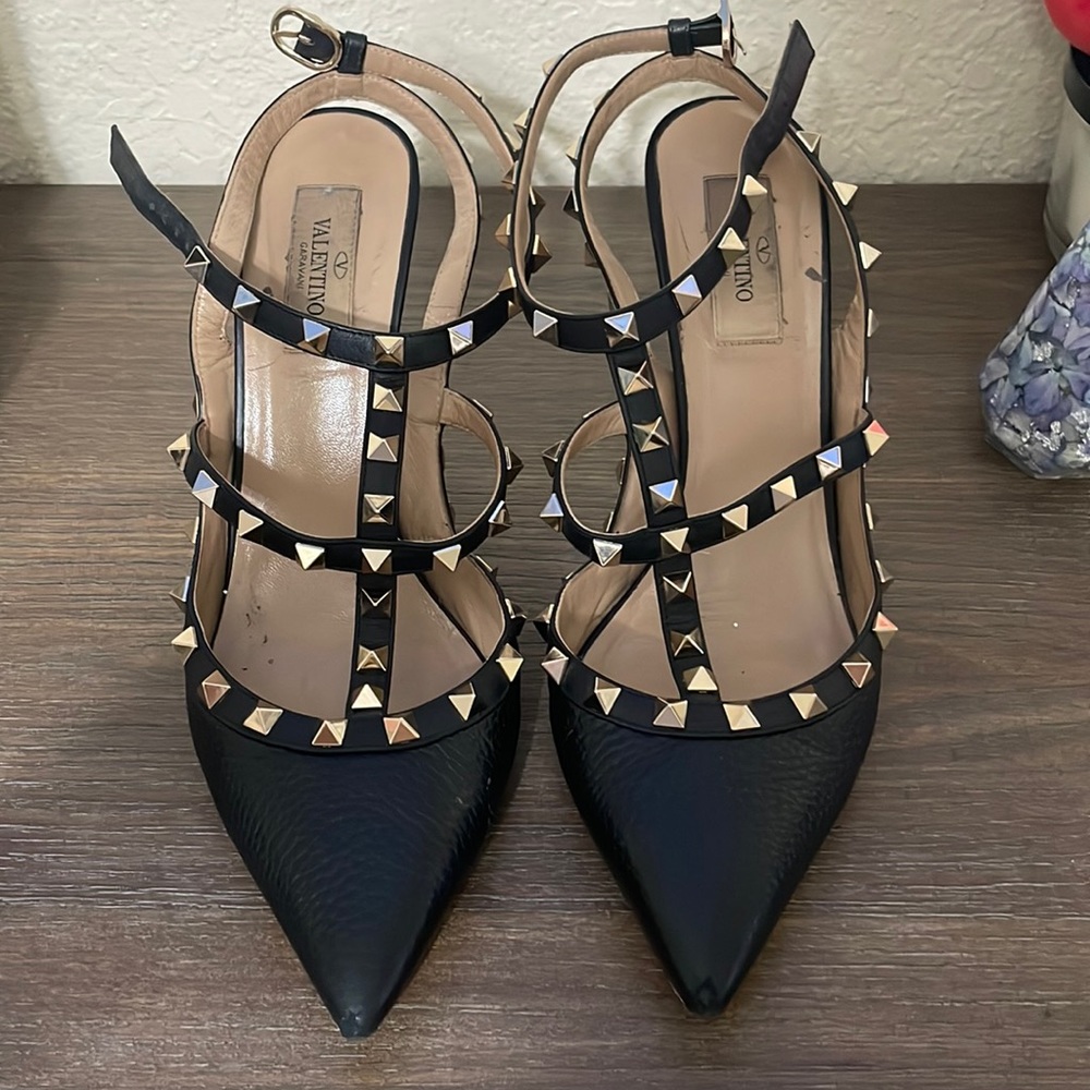 Valentino Garavani stud heels 39.5